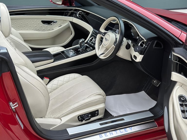 2020 (70) BENTLEY CONTINENTAL GTC 4.0 V8 2dr Auto