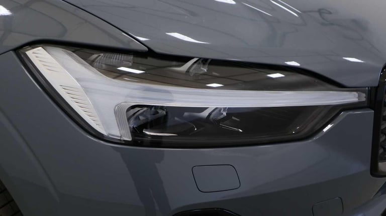 2024 Volvo XC60 2.0h T8 Recharge 18.8kWh Ultimate Dark Auto AWD Euro 6 (s/s) 5dr ESTATE Petrol/El...