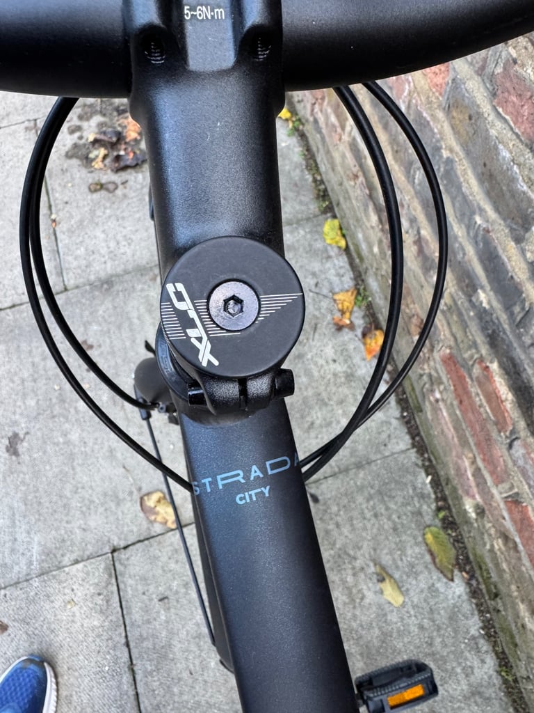 Raleigh Strava City Hybrid Bike - 50cm - Excellent Condition (Original Owner) 