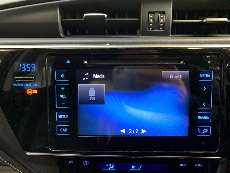 2018 Toyota Auris 1.8 VVT-h Design CVT Euro 6 (s/s) 5dr HATCHBACK Petrol/Electric Hybrid Automatic