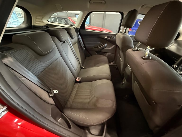 2014 Ford Focus 1.0T EcoBoost Titanium Navigator Euro 5 (s/s) 5dr ESTATE Petrol Manual