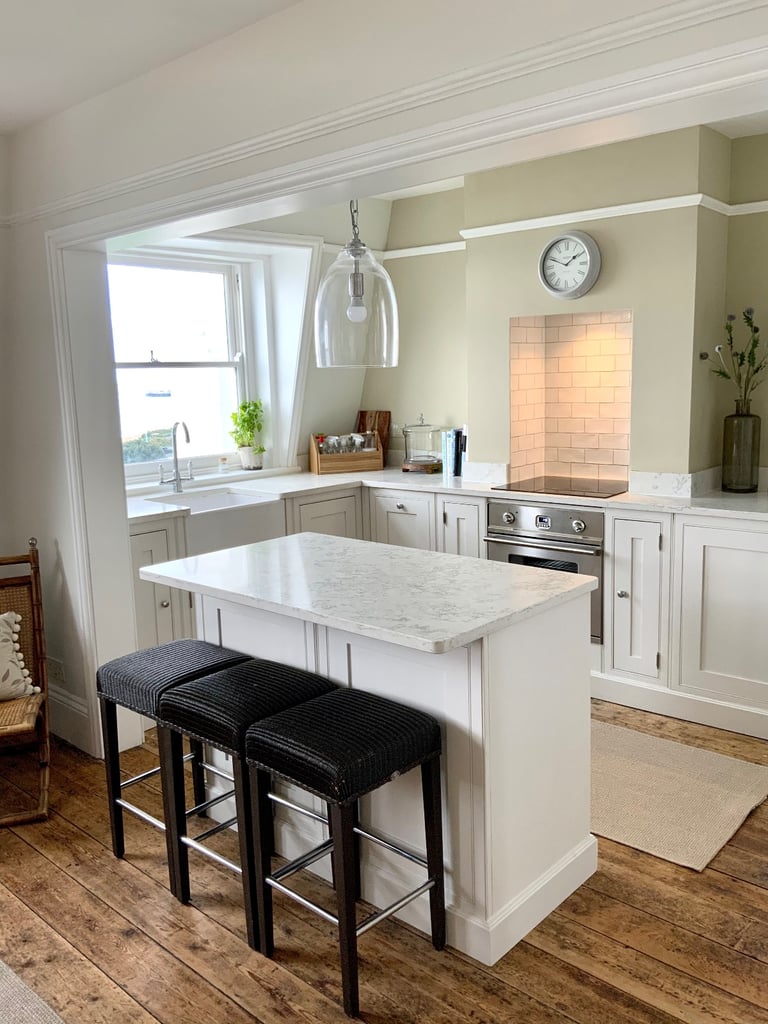 SUPERB, FURNISHED SEA VIEW APARTMENT