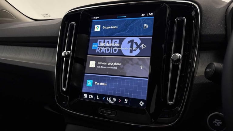 2025 Volvo XC40 2.0 B4 MHEV Ultra Bright DCT Auto Euro 6 (s/s) 5dr ESTATE Petrol/Electric Hybrid ...