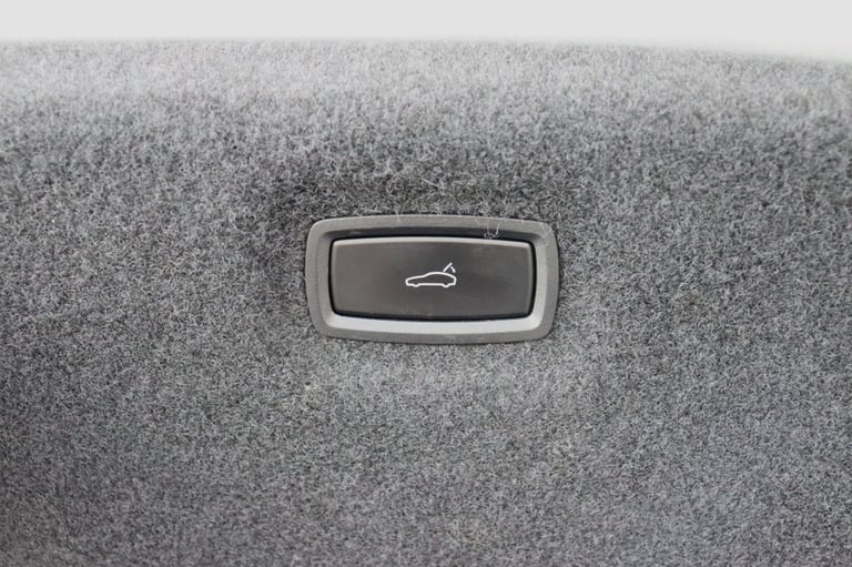 2023 Porsche Taycan PERFORMANCE 79.2kWh RWD SALOON  Saloon ELECTRIC Automatic