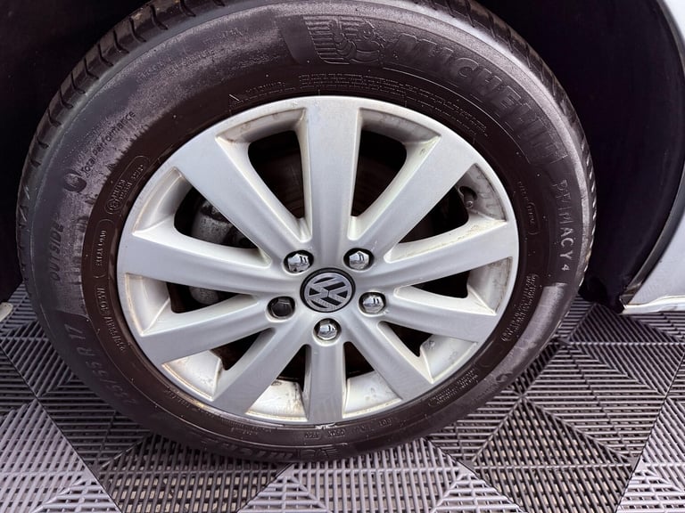 2011 Volkswagen Caravelle 2.0 TDI Executive DSG Euro 5 5dr MPV Diesel Automatic