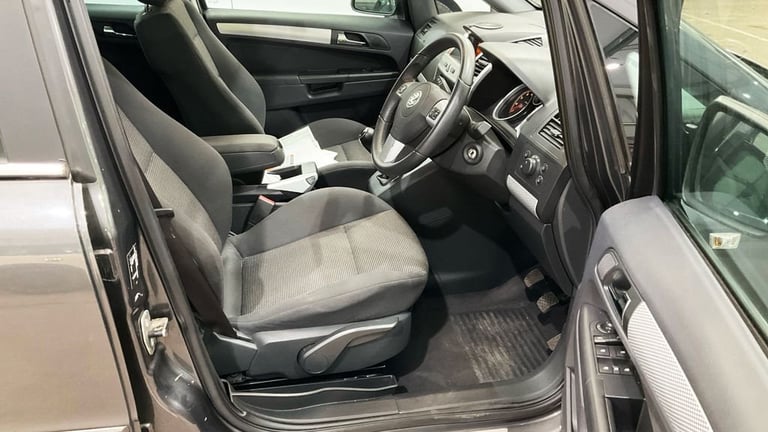 2011 Vauxhall Zafira 1.8i SRi 5dr MPV PETROL Manual