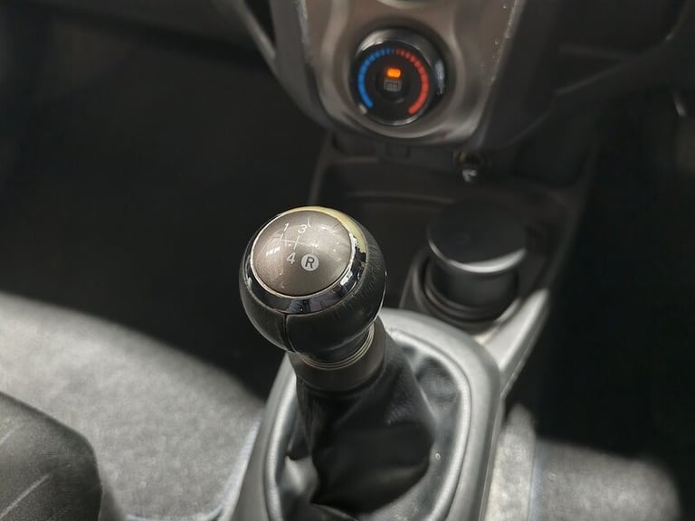 2009 Toyota Yaris VVT-i TR Hatchback Petrol Manual