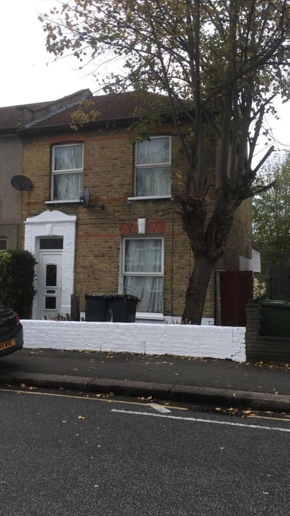 3 bedroom house for rent. Catford. South London. DSS welcome 