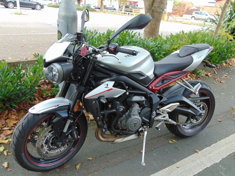 Triumph Street Triple R 765 2018 super low miles streetfighter Brembo ABS brakes