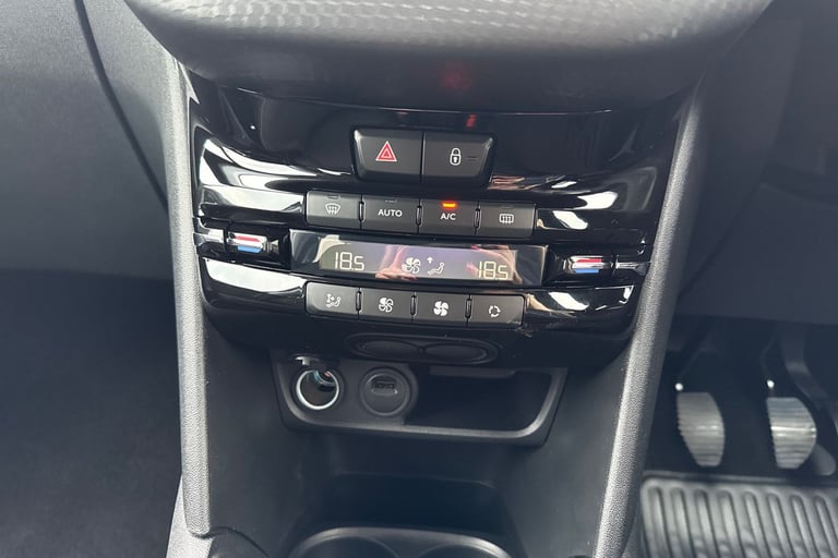 2019 Peugeot 208 1.2 PureTech 82 Tech Edition 5dr [Start Stop] HATCHBACK PETROL Manual