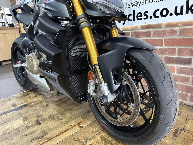 2023 Ducati Streetfighter V4s