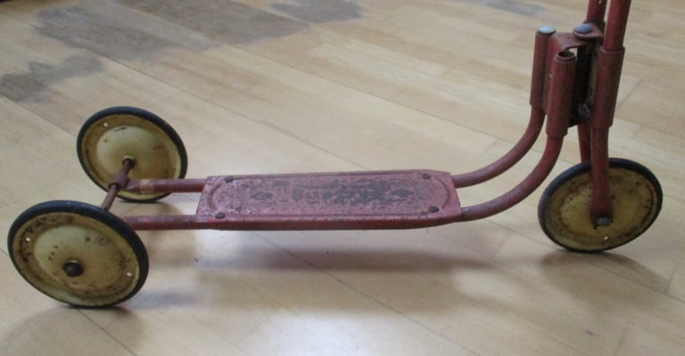 VINTAGE 1950's TRIANG CHILDRENS SCOOTER - COLLECTION ONLY