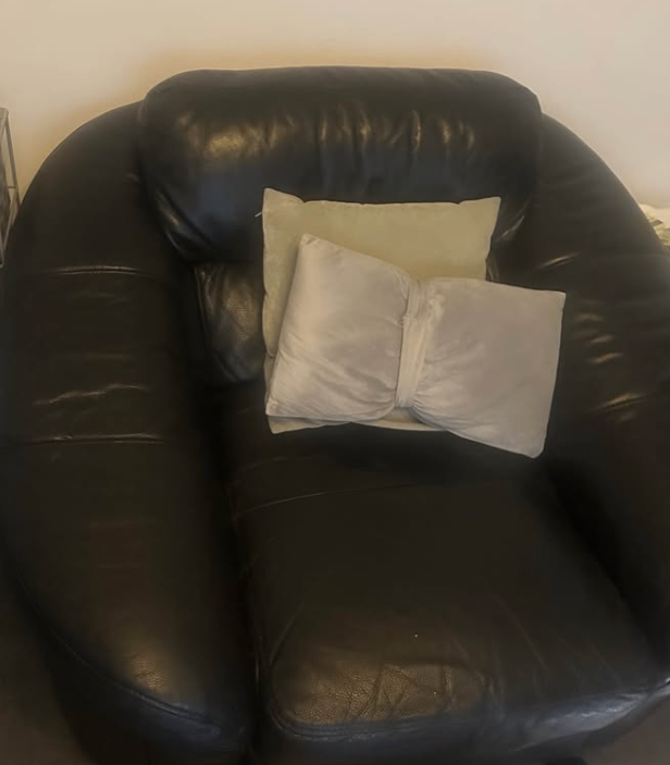 image for LARGE CORNER SOFA AND ARMCHAIR BLACK LEATHER FROM REIDS