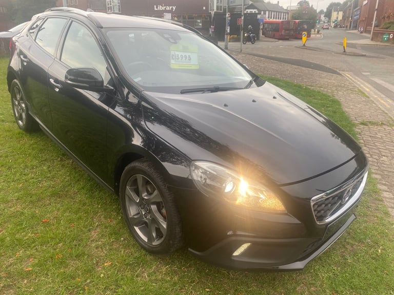 2015 Volvo V40 D2 Cross Country Lux 5dr Powershift HATCHBACK Diesel Automatic