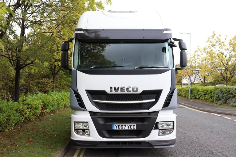 IVECO STRALIS 460 HI-WAY 6X2 MIDLIFT TRACTOR (2017)