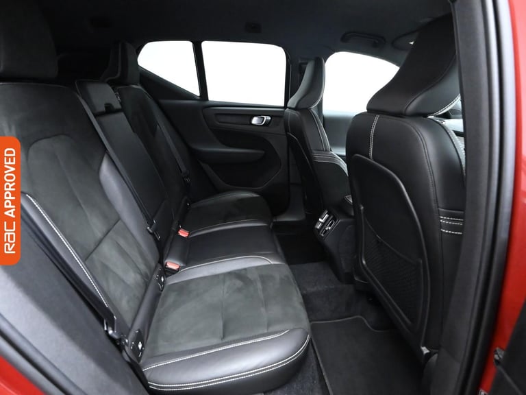 2018 Volvo XC40 2.0 D3 R-Design Pro SUV 5dr Diesel Auto AWD Euro 6 (s/s) (150 ps) SUV DIESEL Auto...