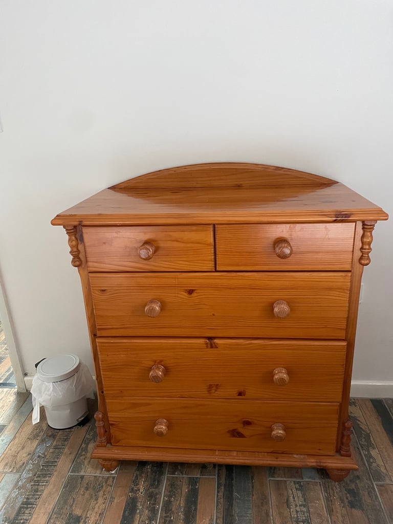 image for Pine chest of drawers 