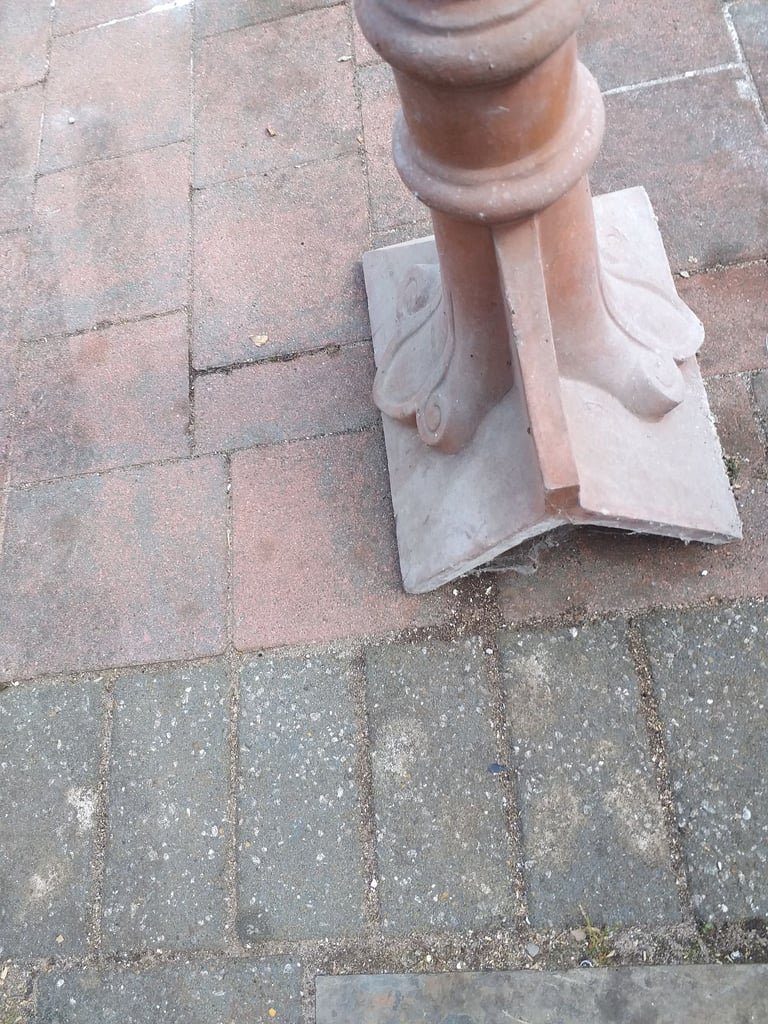Clay finial
