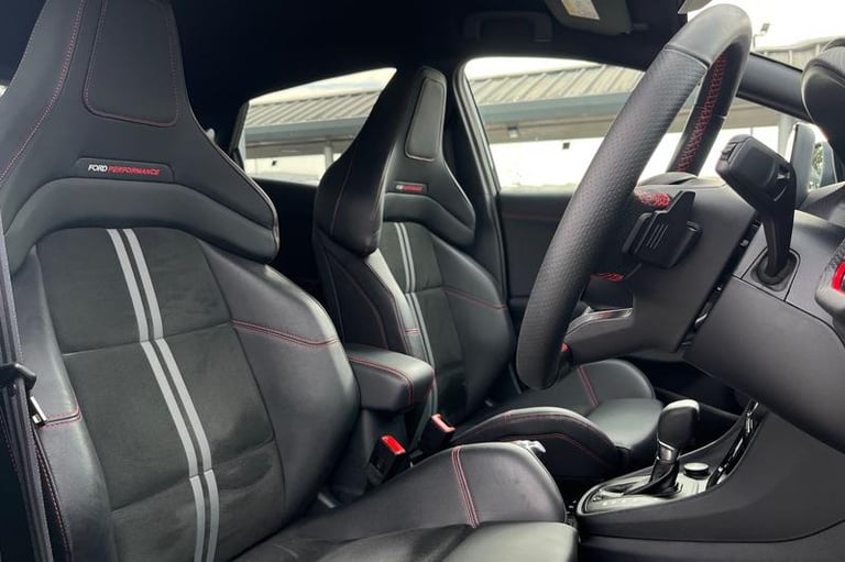 2024 Ford Puma 1.0 EcoBoost Hybrid mHEV ST 5dr DCT ** Sync 3 - Heated Seats / Steering Whe Hatchb...