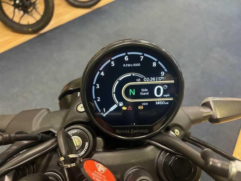 ROYAL ENFIELD GUERRILLA 450  **1460mls**