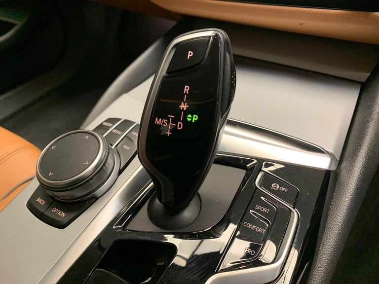 2021 BMW 5 Series 2.0 520d MHT SE Saloon 4dr Diesel Hybrid Steptronic Euro 6 (s/s) (190 ps) - Sal...