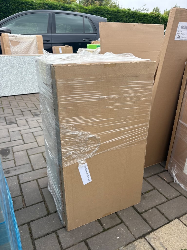 Kitchen wall unit with oak door. No hinges