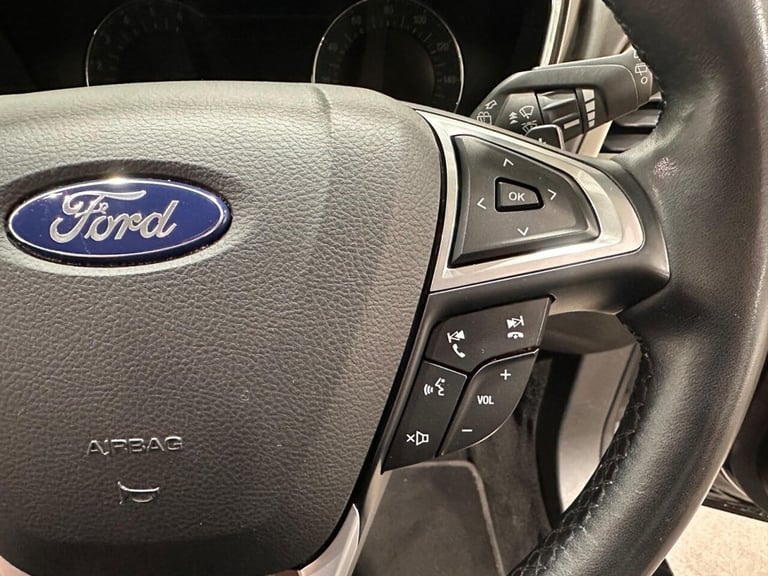 2018 Ford Mondeo 2.0 TDCi Vignale Hatchback 5dr Diesel Powershift Euro 6 (s/s) (180 ps) Hatchback...