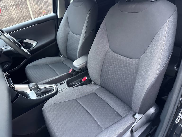 2022 Toyota Yaris 1.5 Hybrid Design 5dr CVT HATCHBACK Petrol/Electric Hybrid Automatic