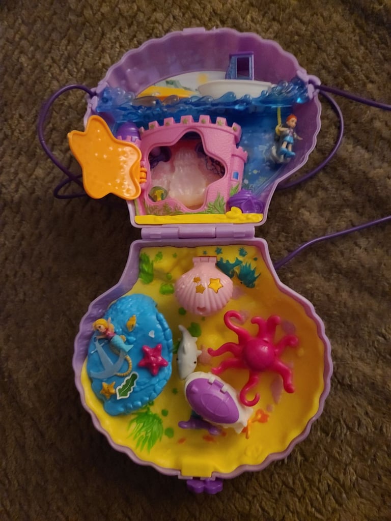 Large seashell polly pocket