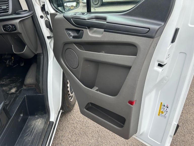 FORD TRANSIT CUSTOM 2.0 340 A/C LWB + Â?14,975 Plus VAT +