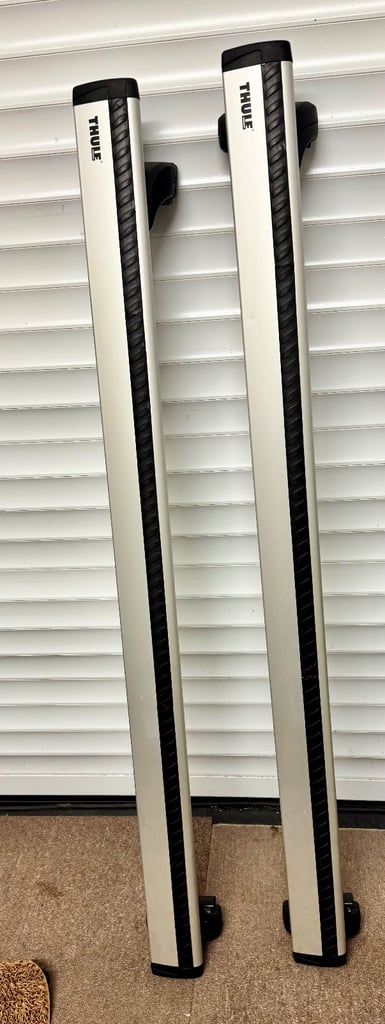 Thule Wingbar Evo 123cms, Foot pack 7106 and fitting kit 6007