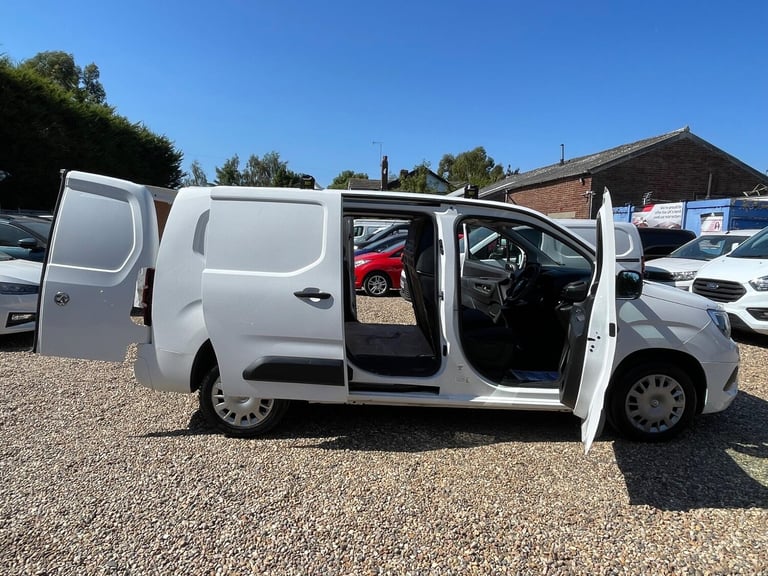 2020 Vauxhall Combo 1.5 Turbo D 2300 Sportive L2 H1 Euro 6 4dr PANEL VAN Diesel Manual