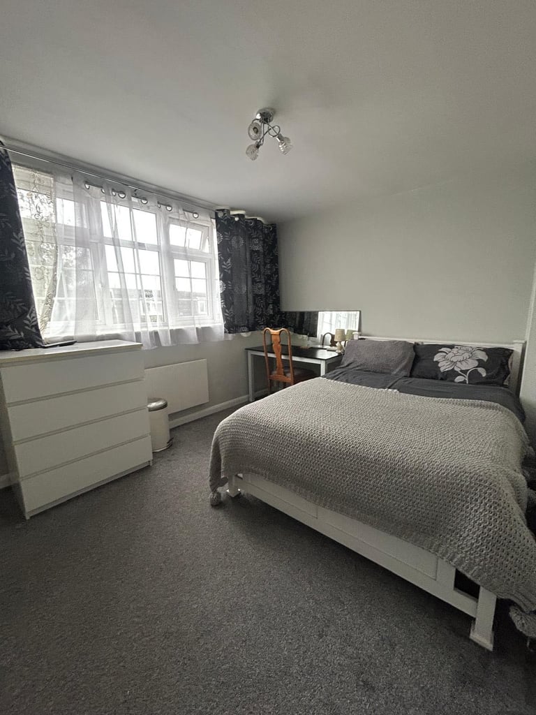 Double room for 1 person £700 pm-