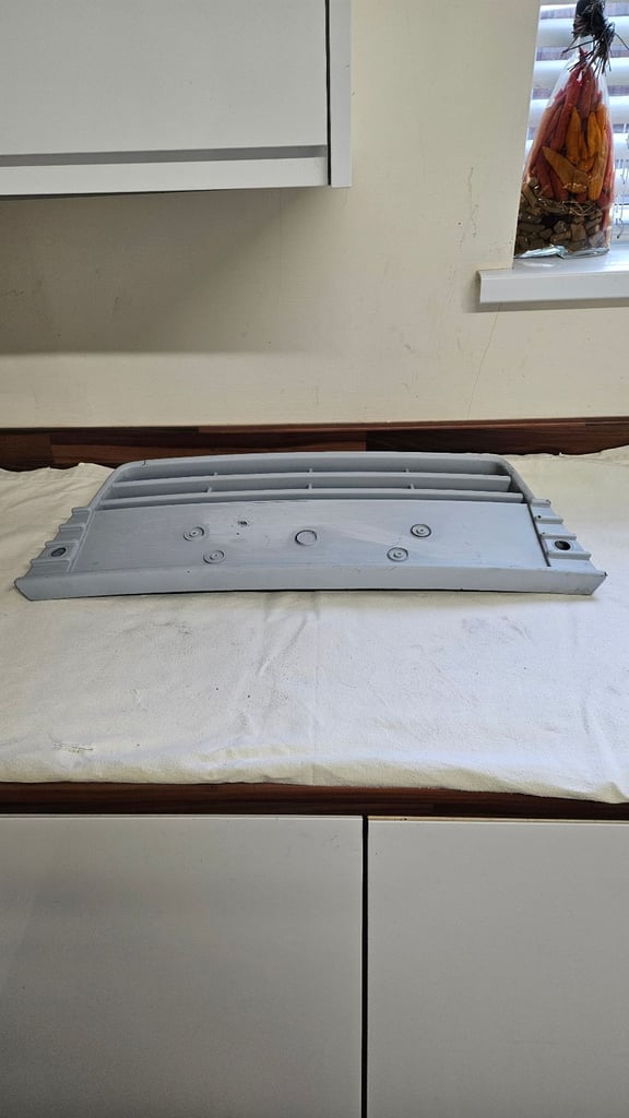 GENUINE FORD FOCUS MK3 TITANIUM X FRONT GRILLS AND BOTTOM GRILLS 