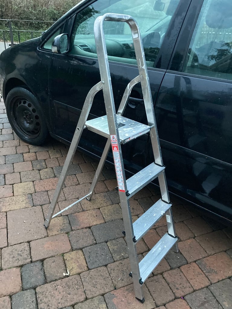 image for 4 Tread step ladder 