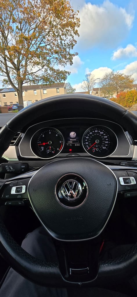 Volkswagen, PASSAT, Saloon, 2015, Manual, 1968 (cc), 4 doors