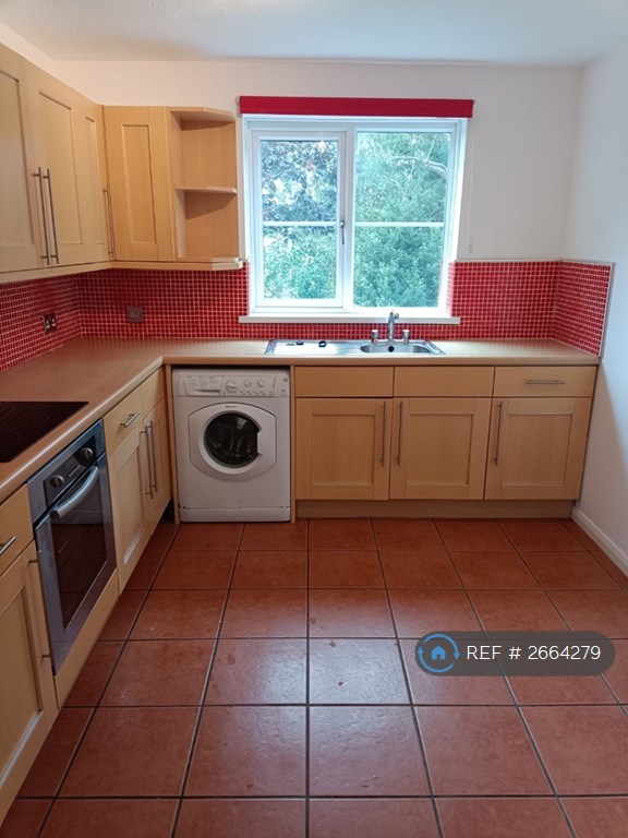 2 bedroom flat in Lindbergh Close, Newport, NP19 (2 bed) (#2664279)