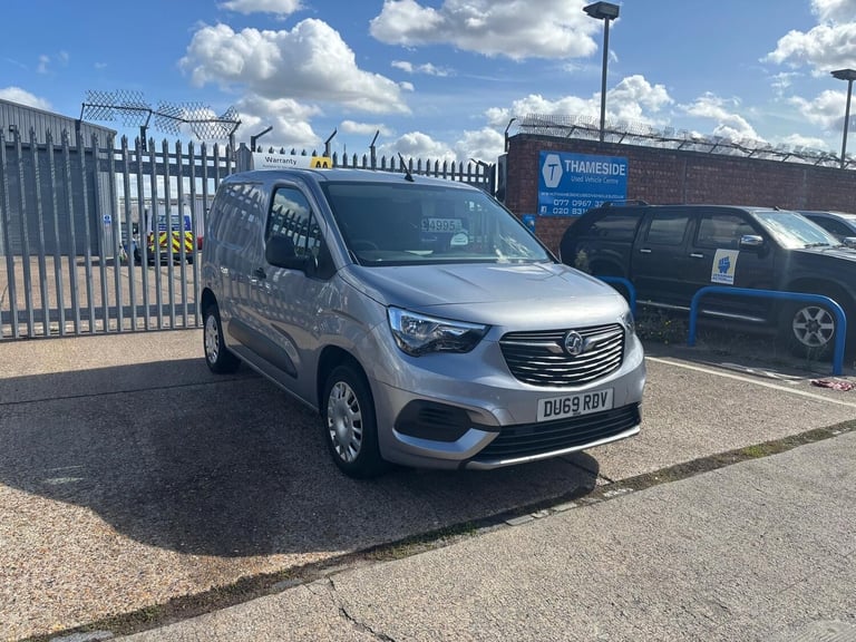 2019 Vauxhall Combo 2300 1.5 Turbo D 100ps H1 Sportive Van PANEL VAN DIESEL Manual