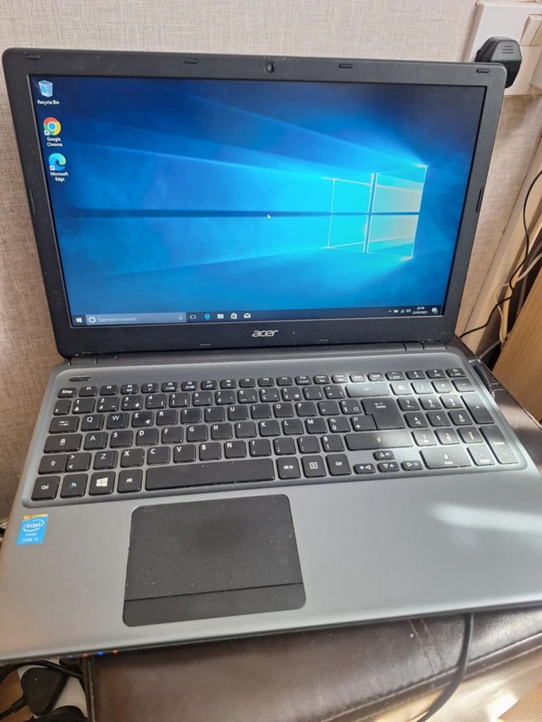 Acer i5(4th gen) 1tb hdd,8gb ram win10 laptop