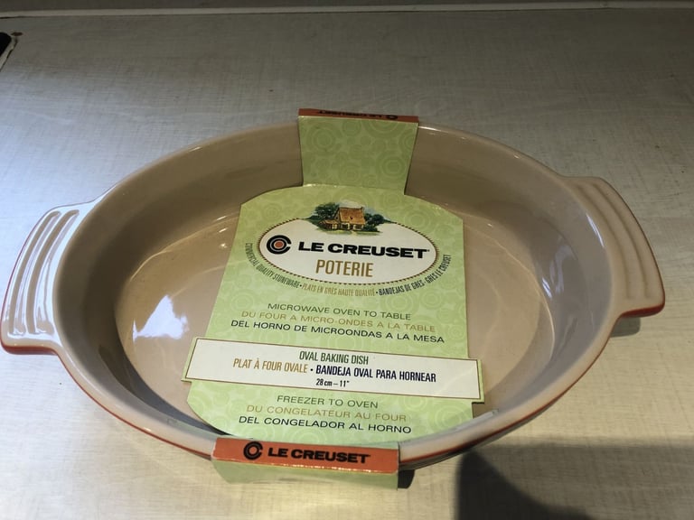 image for Le Creuset Oval Baking Dish -NEW