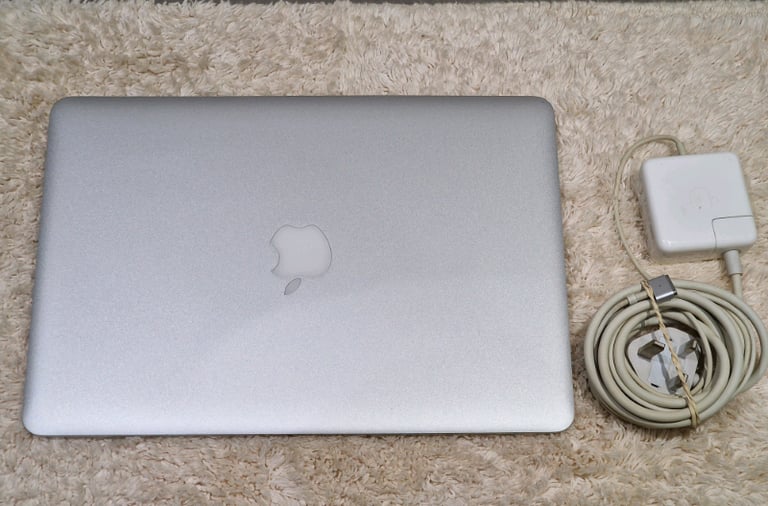 Apple MacBook Air  13" 2014 Core i5 1.3Ghz, A1466, 256GB, 8GB RAM