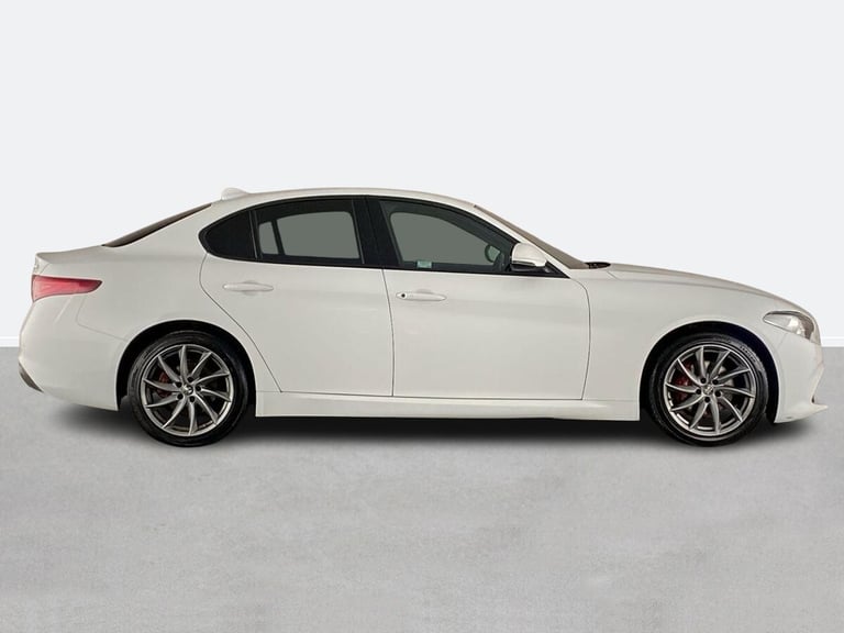 2022 Alfa Romeo Giulia 2.0 TB Sprint 4dr Auto SALOON PETROL Automatic