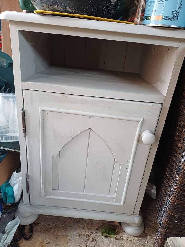 image for Quality bedside cabinet 