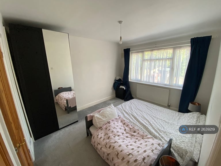 3 bedroom house in Carpenders Avenue, Watford, WD19 (3 bed) (#2639219)