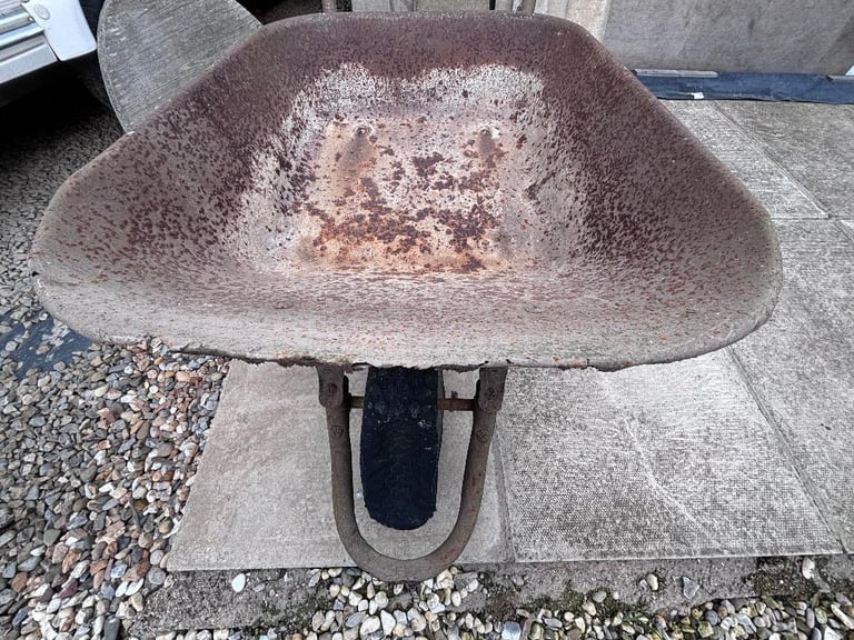 image for Large, Heavy Duty Haemmerlin Wheelbarrow - Spares or Repairs