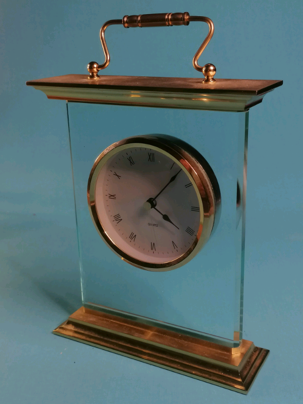 Very nice, 9inch desk clock (working perfect). 