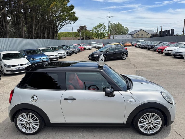 2014 MINI Cooper 2.0 PETROL AUTO Hatchback Petrol Semi Automatic