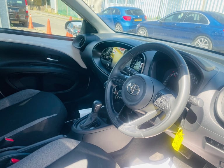 AUTOMATIC LOW MILEAGE 12 MONTH MOT WARRANTY 