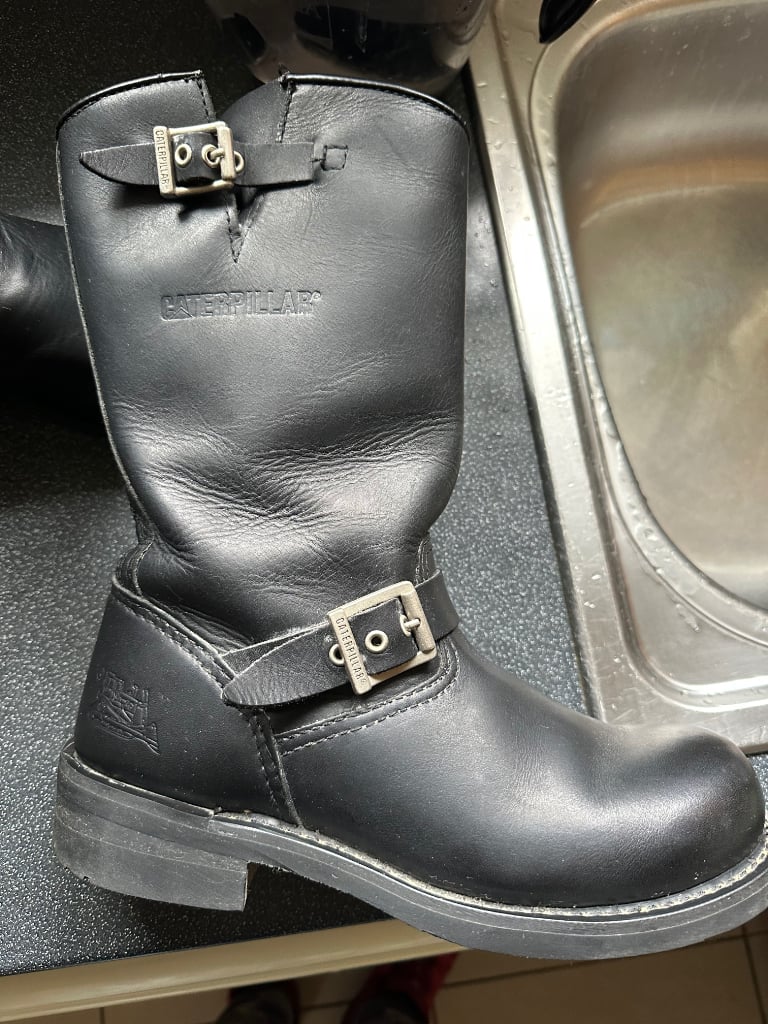 Women's Cat (Caterpillar) Black leather boots size UK8