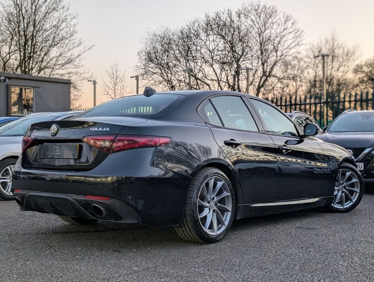 2017 Alfa Romeo Giulia 2.0T Veloce Auto Euro 6 (s/s) 4dr SALOON Petrol Automatic